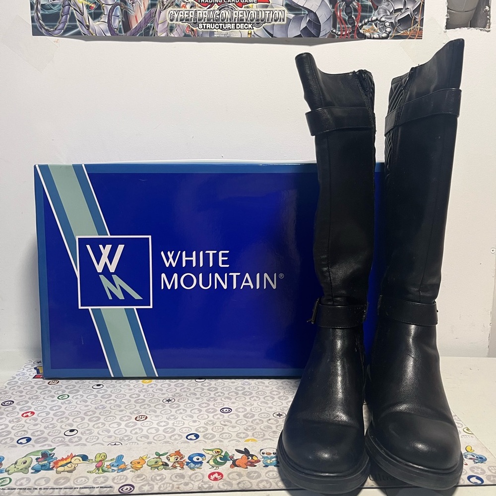 White Mountain Elegant Black Boots